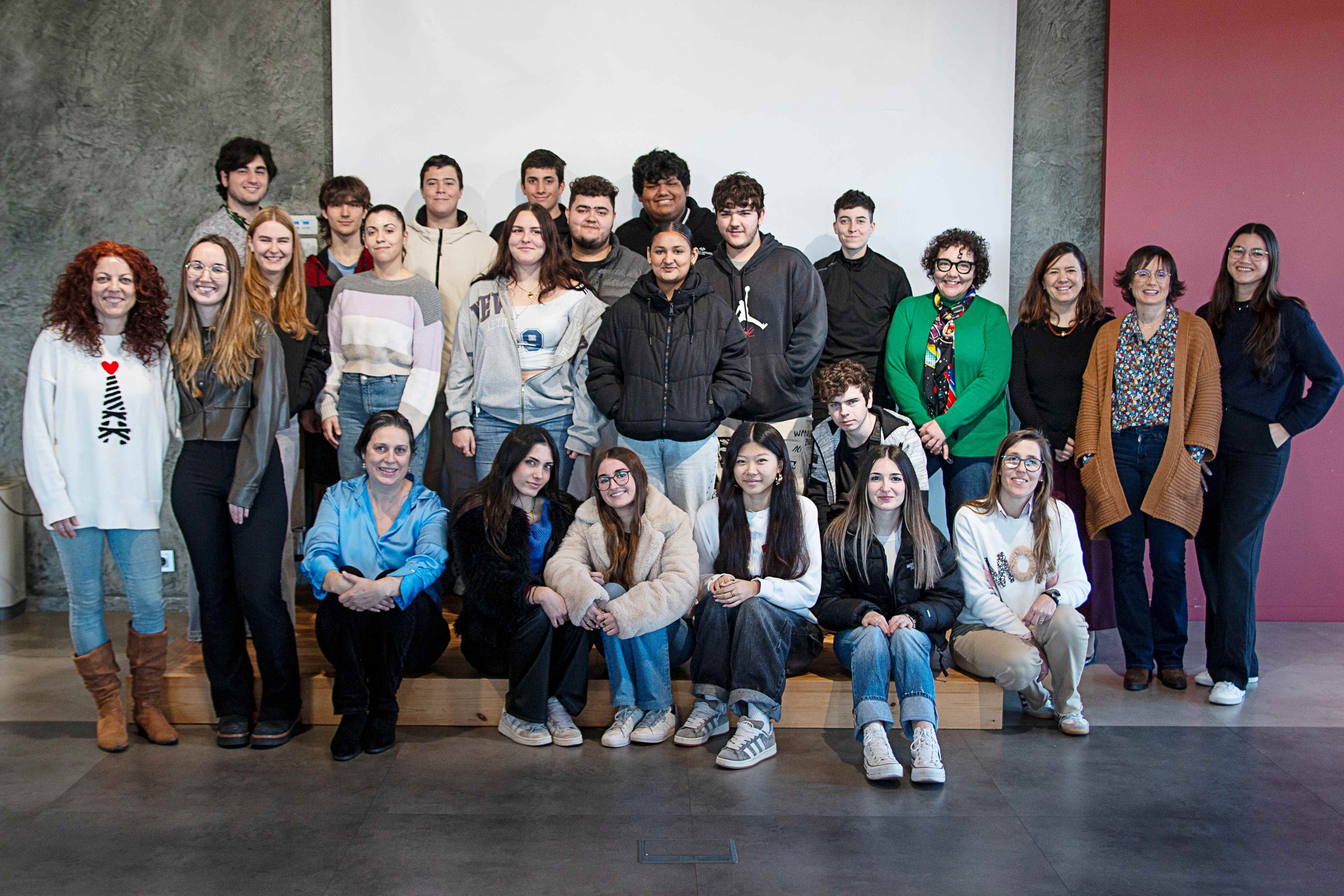 Bella Aurora celebra el Día Internacional de la Mujer y la Niña en la Ciencia